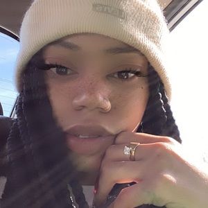 Meet your Posher, Marcia